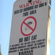Cartel de advertencia por setas tóxicas en Australia. Wikimedia Commons